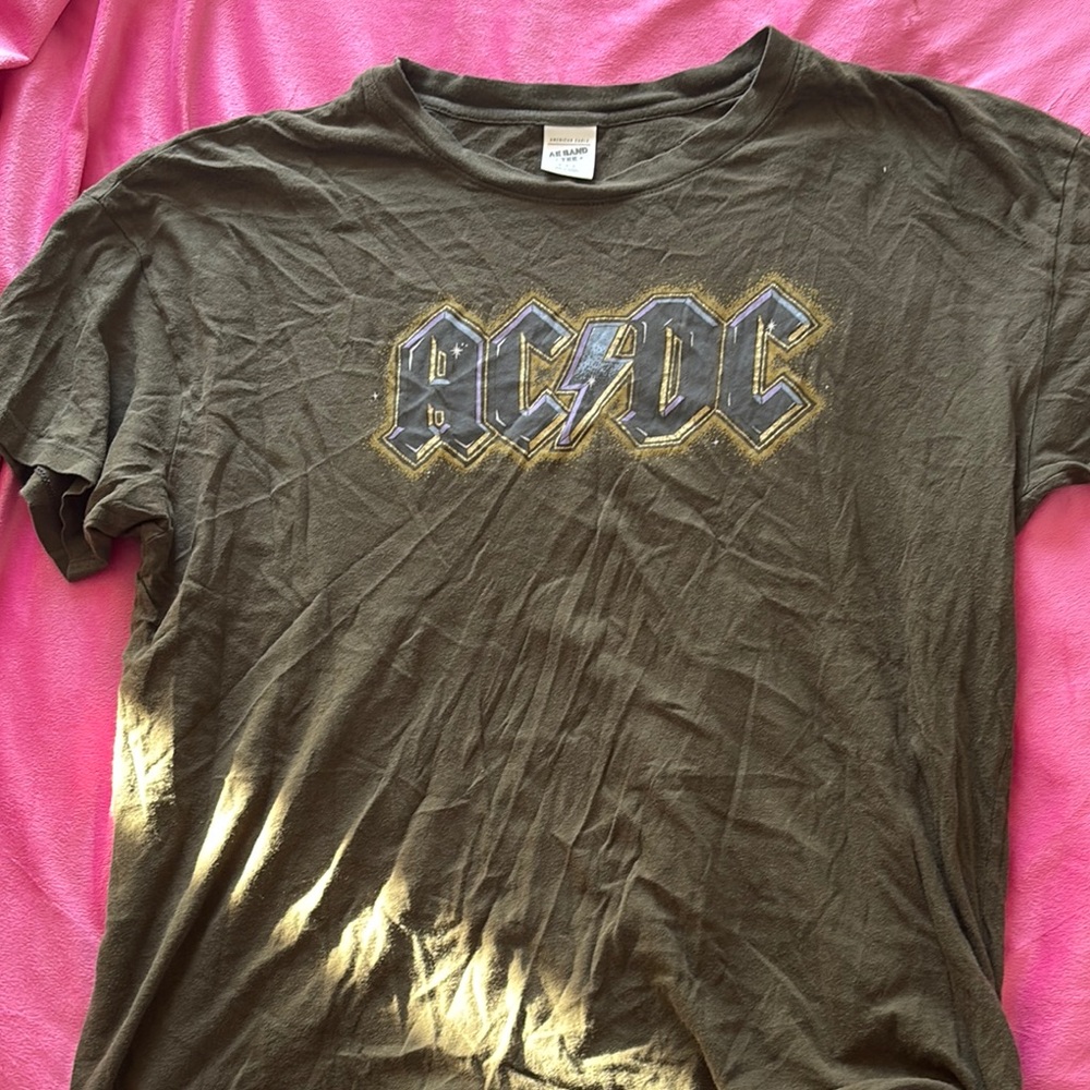 American Eagle AC/DC Graphic T-Shirt in Olive Green